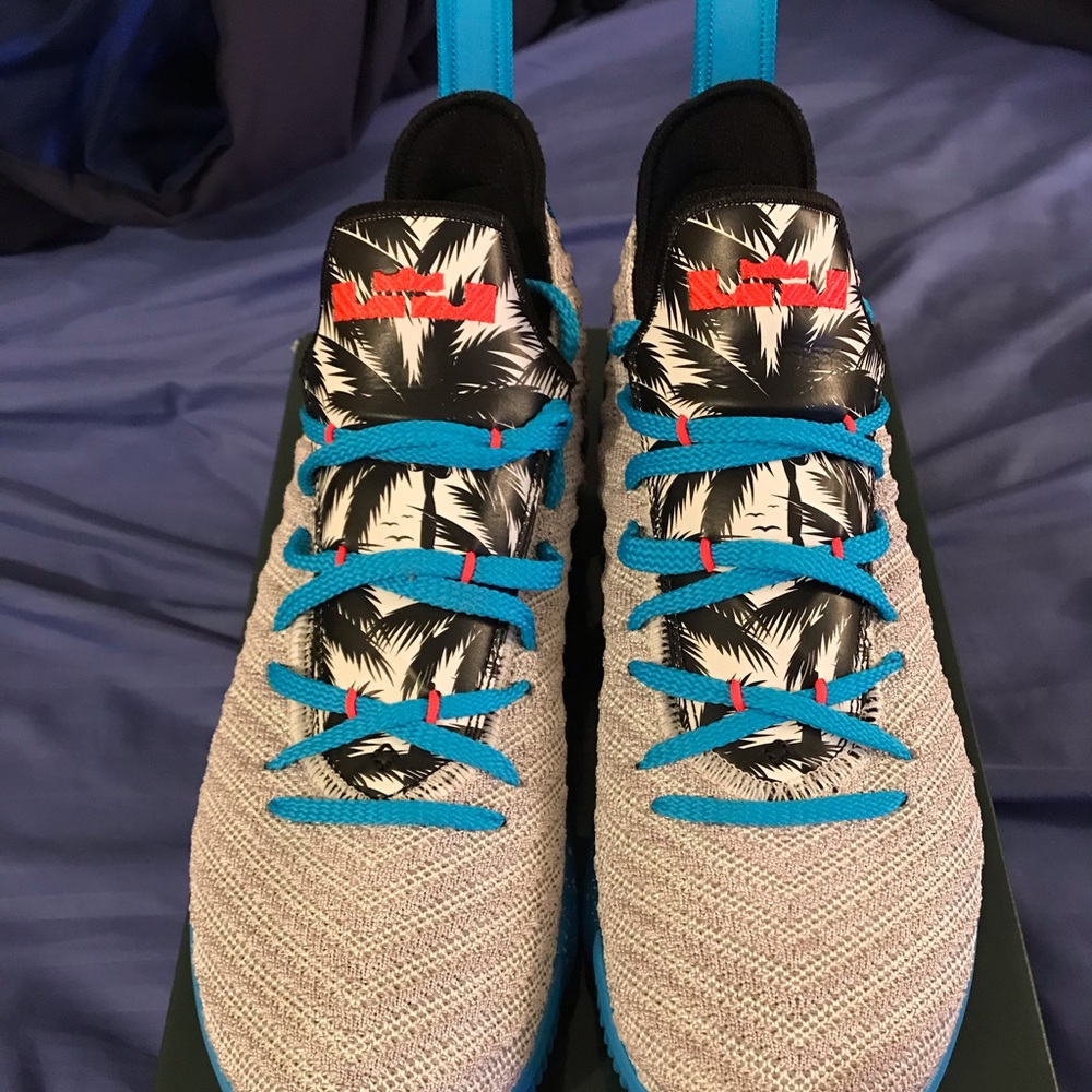 Lebron 16 with box